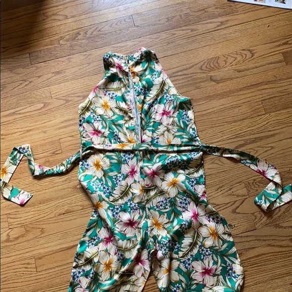 Zara halter neck floral jumpsuit worn once - Picture 8 of 8